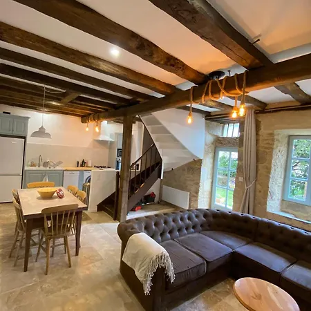 Дом отдыха 3-Bed Stone House Private Wild Garden Sarlat Centre