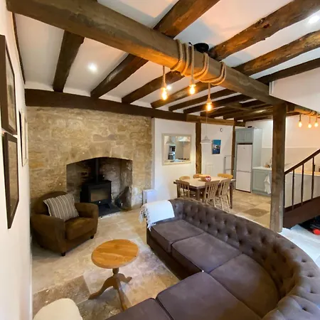 3-Bed Stone House Private Wild Garden Sarlat Centre Дом отдыха