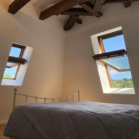 Дом отдыха 3-Bed Stone House Private Wild Garden Sarlat Centre Сарла-ла-Канеда