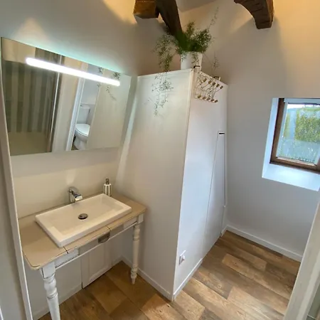 3-Bed Stone House Private Wild Garden Sarlat Centre 度假居