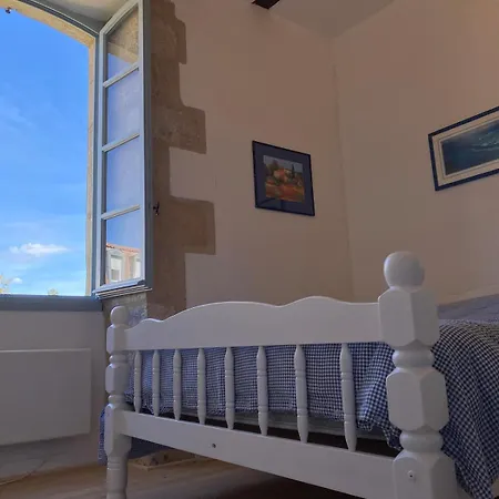 3-Bed Stone House Private Wild Garden Sarlat Centre Сарла-ла-Канеда