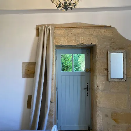 3-Bed Stone House Private Wild Garden Sarlat Centre